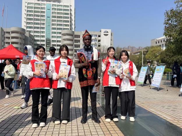 喀麦隆员工